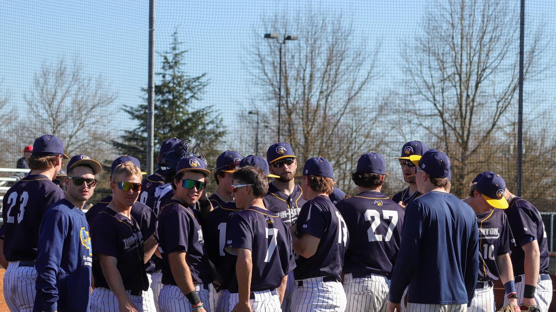 Roadrunners Quiet Storm for Road Sweep